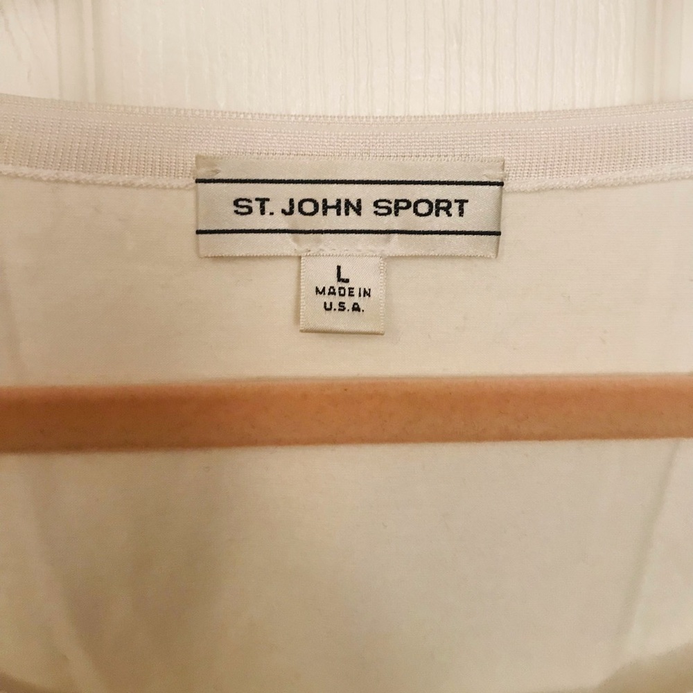 St. John Sport white t shirt - Picture 6 of 8